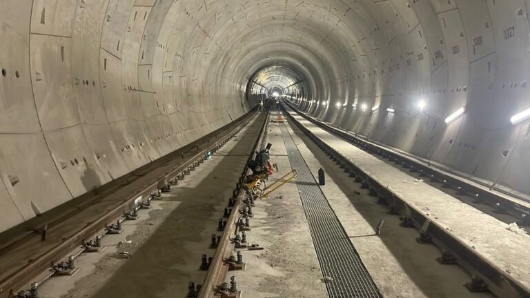 MTC: Culminan la instalación de la superestructura de la vía férrea de la Etapa 1B de la Línea 2 del Metro de Lima y Callao